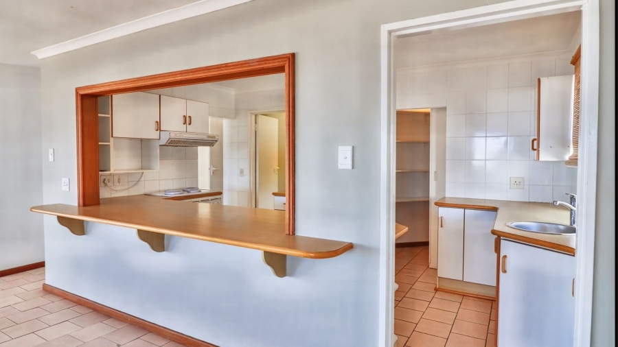 To Let 5 Bedroom Property for Rent in Vermont Western Cape